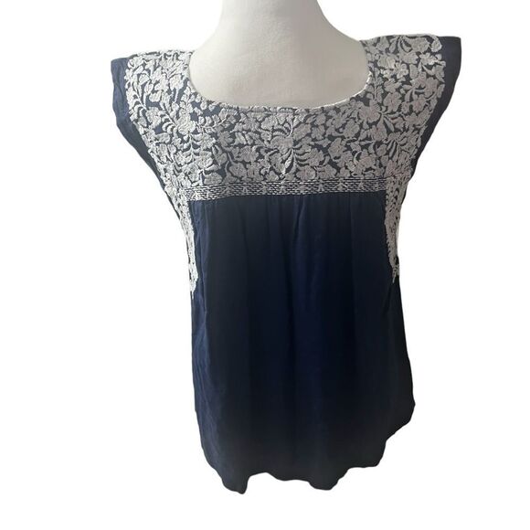 J.Marie small blue and white embroidered short sleeve shirt oversized - Picture 6 of 12